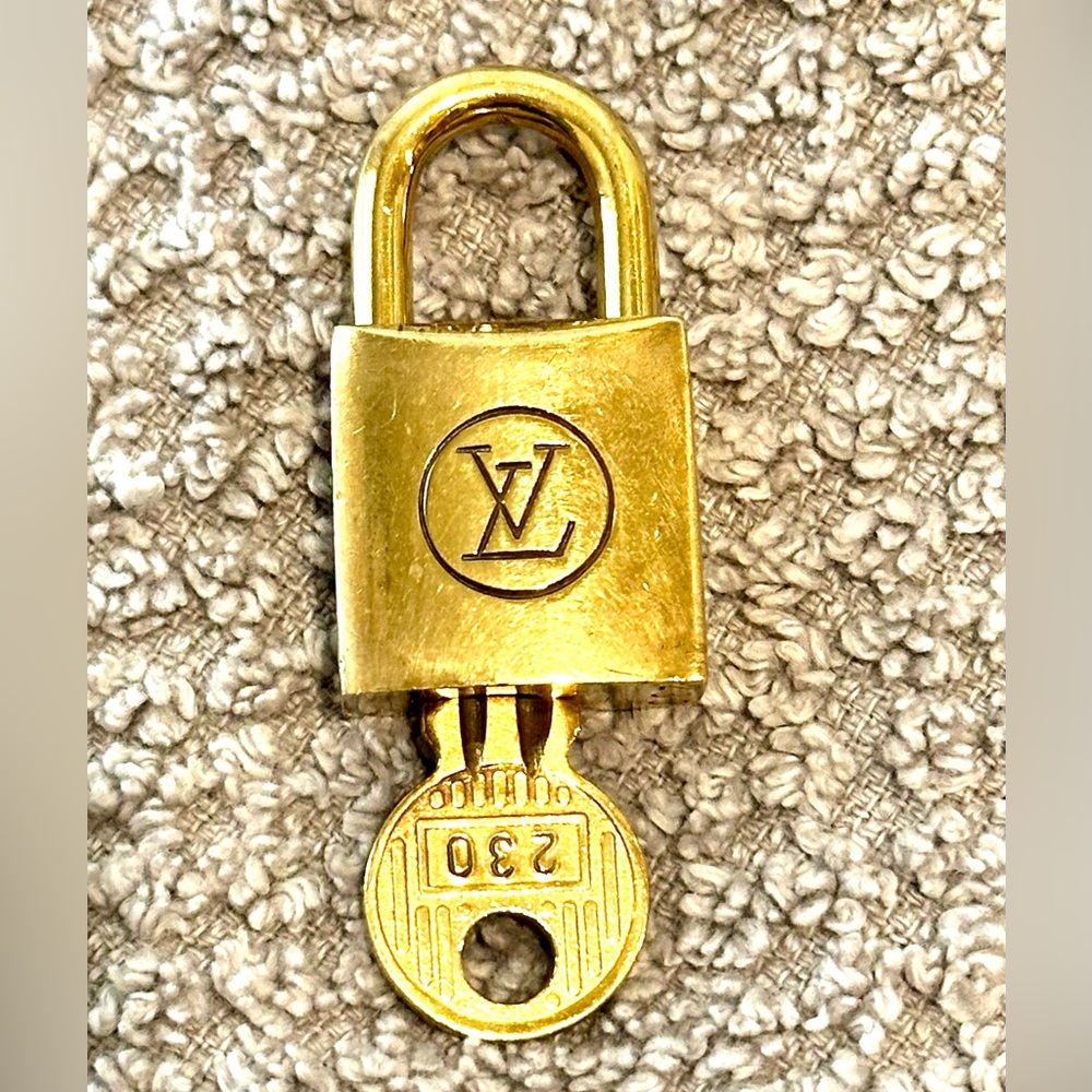 LV Gold Lock & Key #230